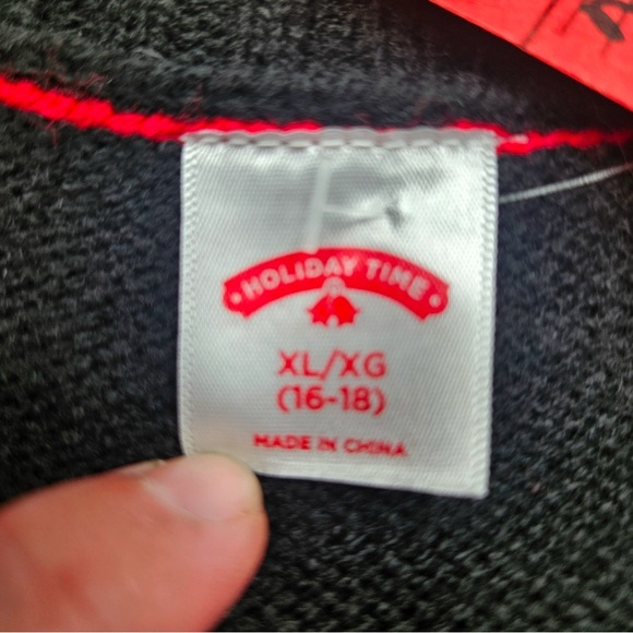 CHRISTMAS Sweater Women's XL (16-18) Feliz Navidad Chihuahua Dog in Sombrero - Picture 4 of 9